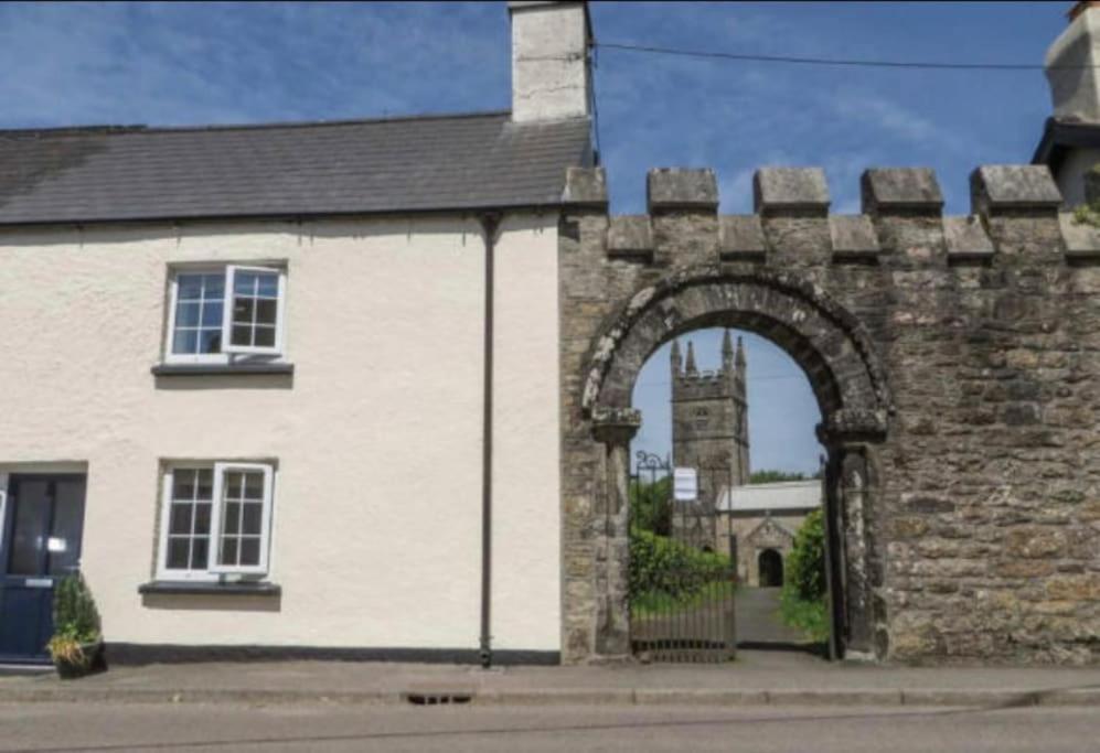 Church Gate Cottage - Bridestowe 외부 사진