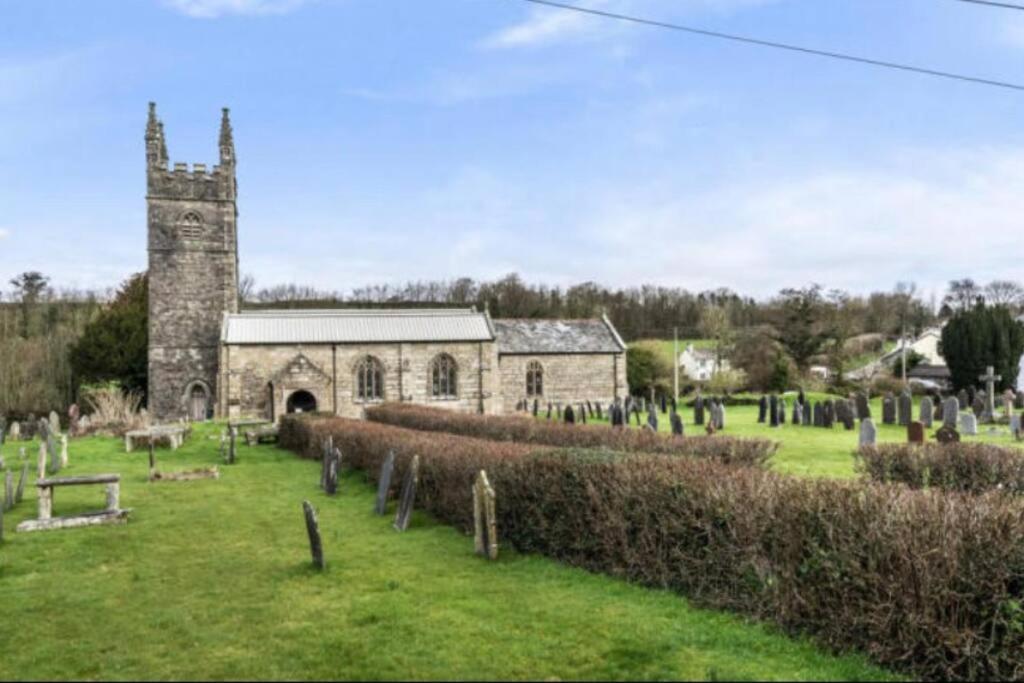 Church Gate Cottage - Bridestowe 외부 사진